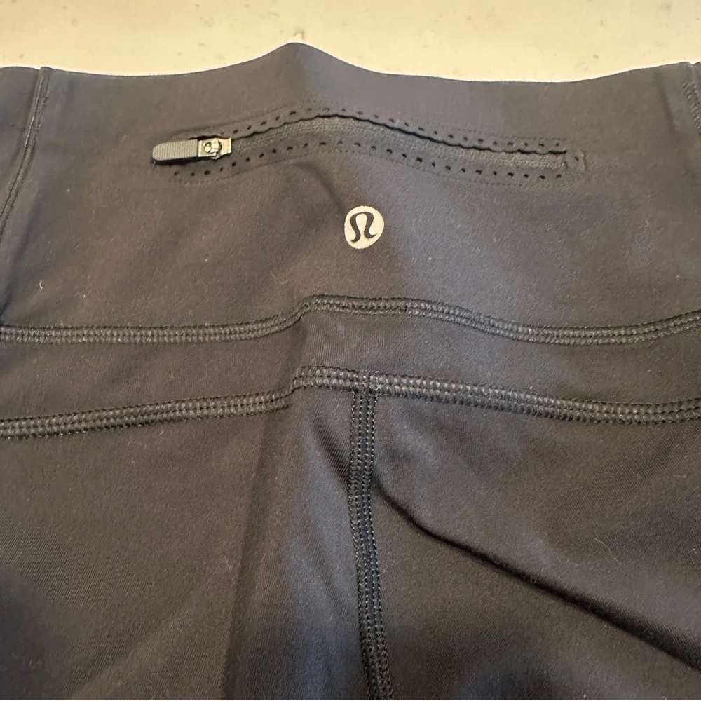Lululemon Black 5 Pocket Leggings Size 2 - Picture 6 of 6